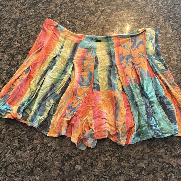 O’neill tropical heart flowy Women's Shorts NWT 27 - Picture 9 of 10